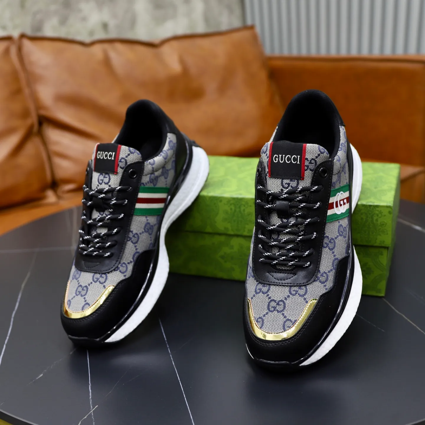 Ex-factory price: 462💰🙅‍♂️🙅‍♂️🙅‍♂️ Brand: GUCCI Standard code: 38-44 (45 customized) Grade: Same as the official website Material: Original material splicing Comfortable and breathable lining Lightweight and wear-resistant sports outsole Style category: Men's fashionable casual shoes Running sneakers Distinguished luxury brand elements Top luxury Color: actual picture color
